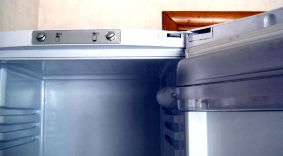 Перевесить двери холодильника в Троицке | Вызов мастера по холодильникам на дом
